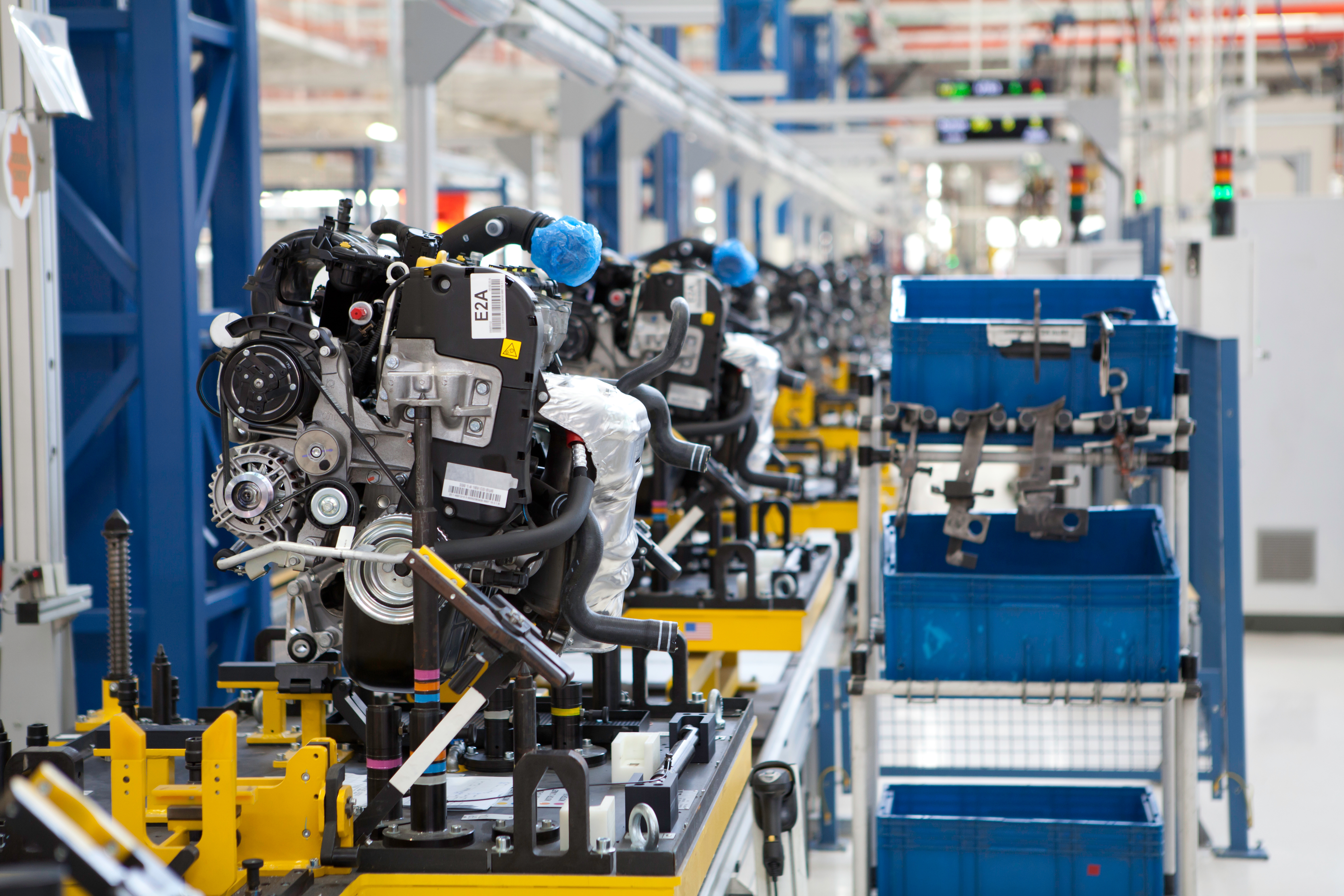GLUETEC_Kleb-und-Dichtstoffe-fuer-den-Fahrzeugbau